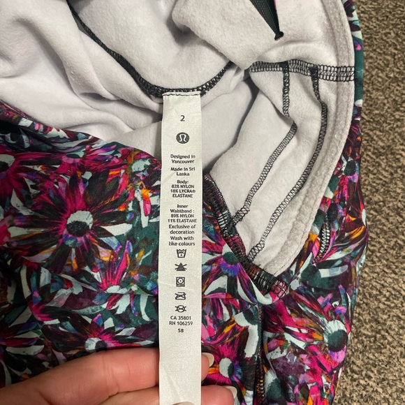 Lululemon fleece lined leggings size 2 - Picture 5 of 6